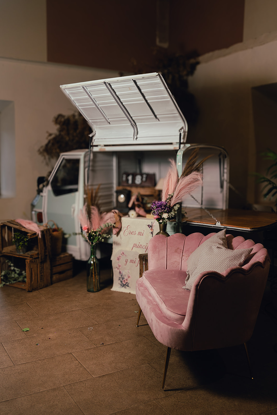 el-broche-final_decoracion-bodas_eventos_españa_madrid_tienda-online_decoracion-bienvenida_cartel-de-bienvenida-en-tela_decoración-pastel_rincones-personalizados-detalles-de-invitados_servicio-de-decoración