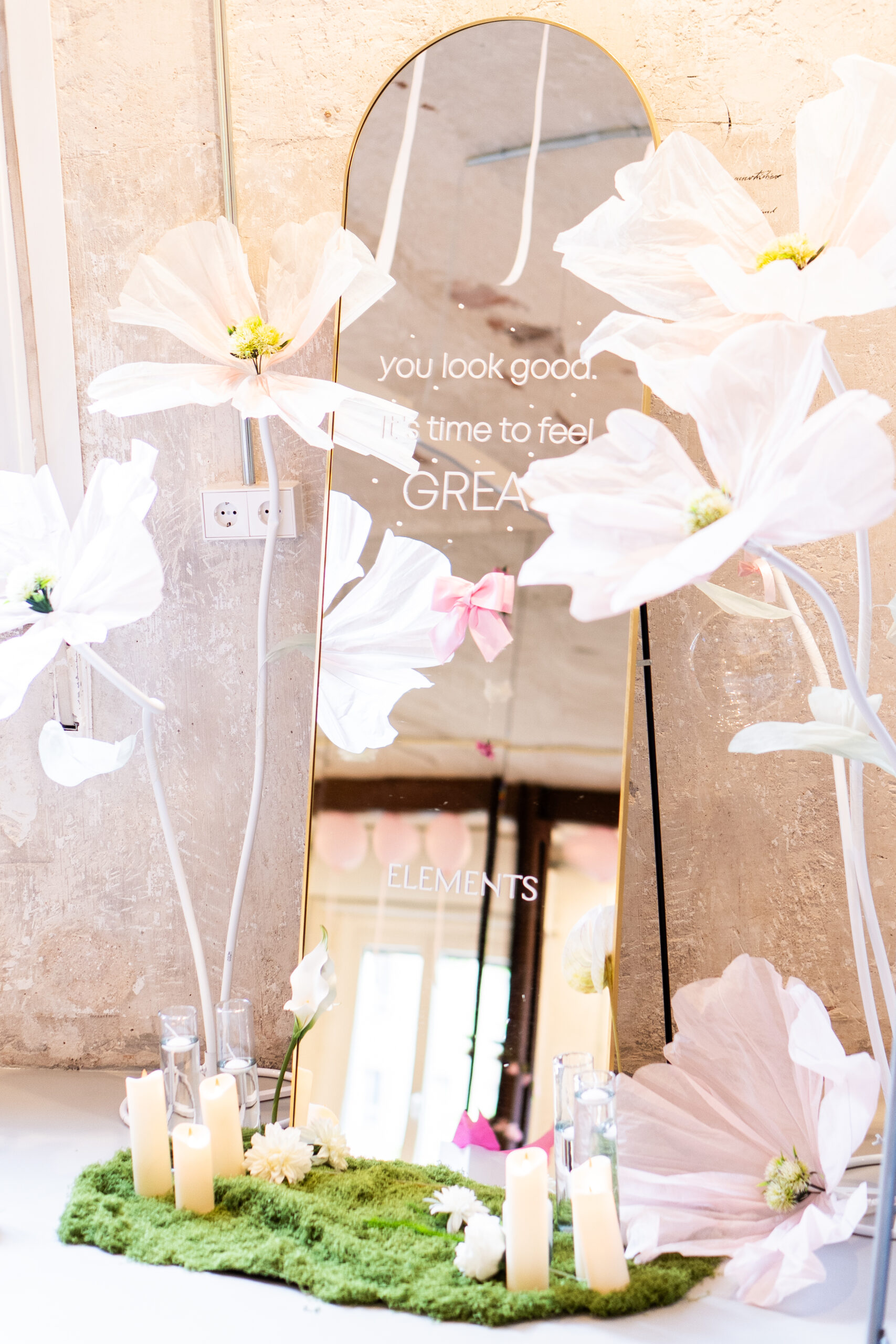 El-broche-final_Cristina-Huertas_ilustraciones-boda_live-art_detalles-para-bodas_España_blog_tendencias-boda_decoración-espejos-boda